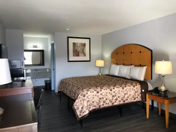Magnolia Inn Laurens 8